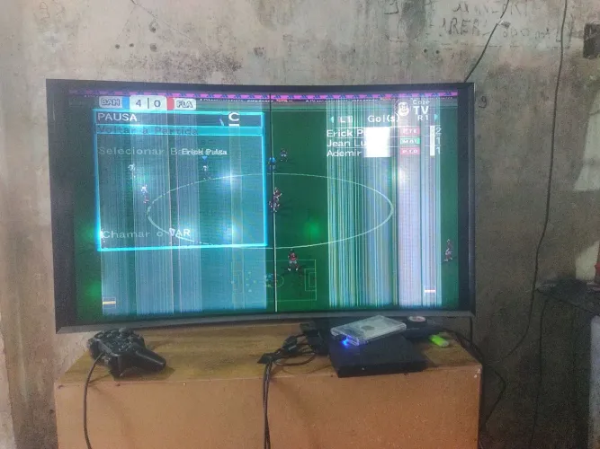 Tv Samsung smart 42 polegadas curvada com linhas na Tela problema