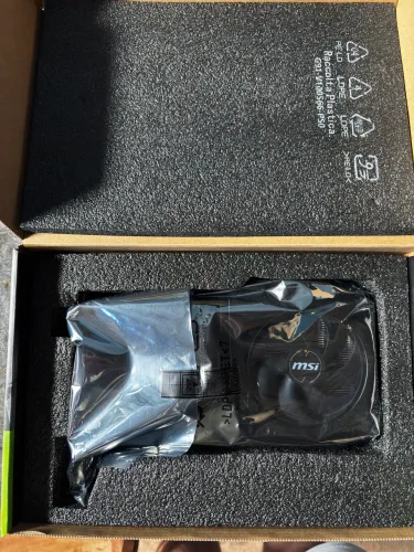 Vendo GeForce RTX 5060 Ti 16GB - Apenas 1 mês de uso