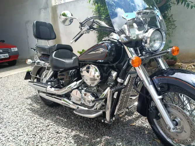 Shadow 750 2010 + acessórios incluso, em excelente estado de conservação 