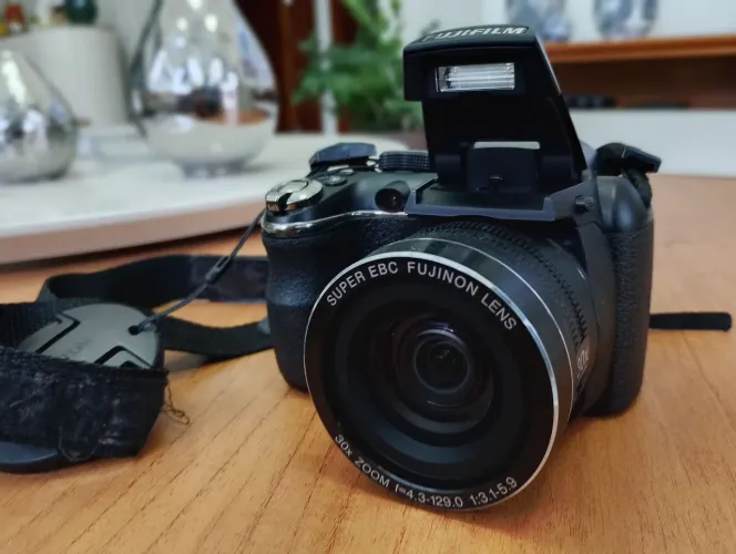 Câmera Fujifilm FinePix S4500 - Extremamente NOVA