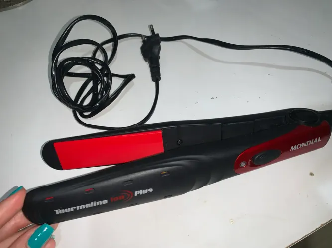 Chapinha / Prancha alisadora Mondial Bivolt