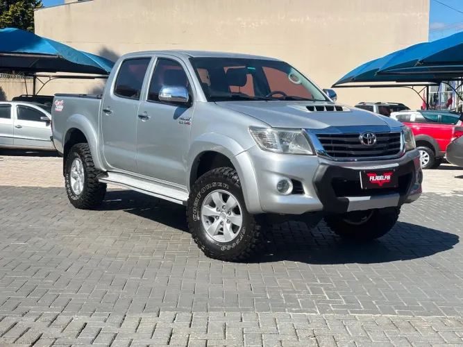 Toyota Hilux CD SRV D4-d 4X4 3.0 TDI Diesel AUT 2013