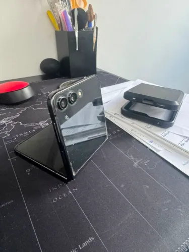 Samsung Flip5 512Gb sem detalhes