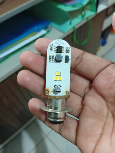 lâmpada de farol LED M5 da marca Lacflex com 12V e 9W