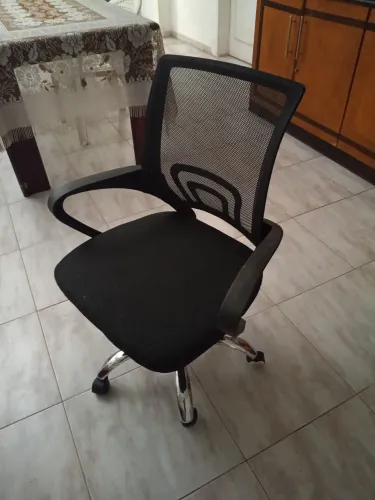 Cadeira semi nova