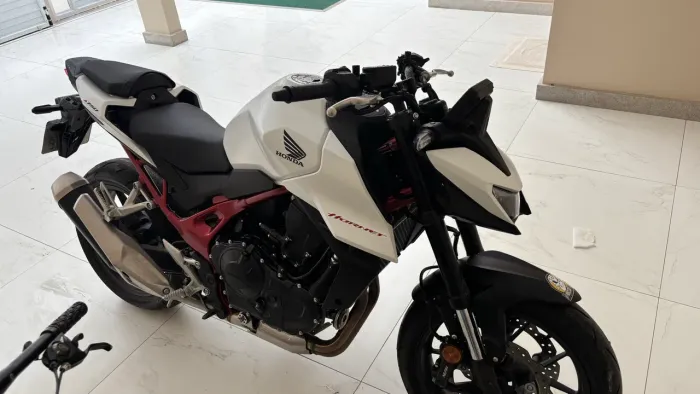 Hornet 750 financiada e emplacada até agosto de 2027