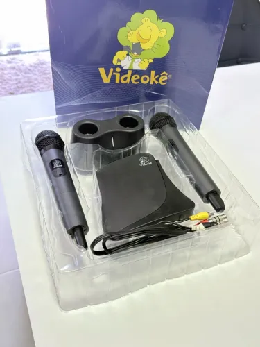 Videokê VSK-3.0 com 2 microfones sem fio e caixa original