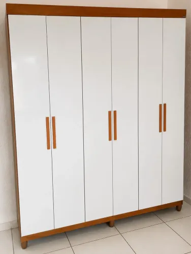 Guarda roupa novo com garantia