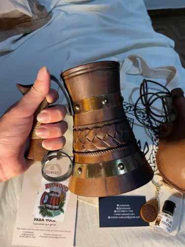 Caneca de madeira Viking artesanal 550ml