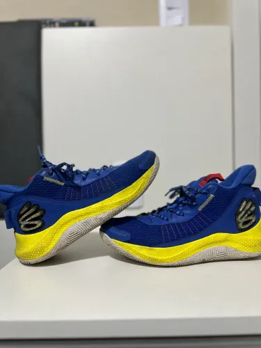 Under Armour Curry 3Z7