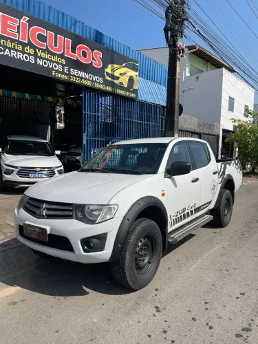 Mitsubishi L200 Triton GLS 3.2 CD TB Int.diesel MEC 2013