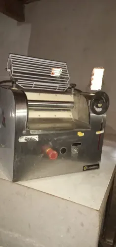 MÁQUINA DE PADARIA: Cilindro de massas da marca lopadeira