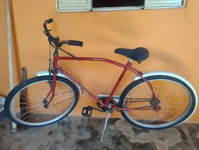 Bicicleta Monark vermelha vintage
