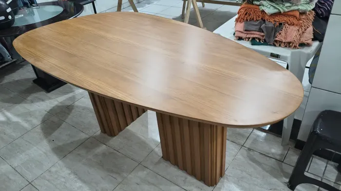 Mesa 8 lugares de madeira