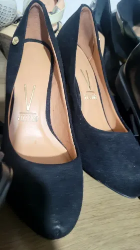Sapato alto de veludo preto vizzano seminovo, 39