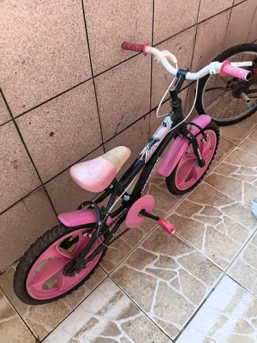Bicicleta feminina de criança