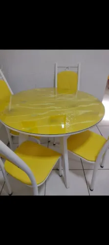 Vendo mesas com cadeiras