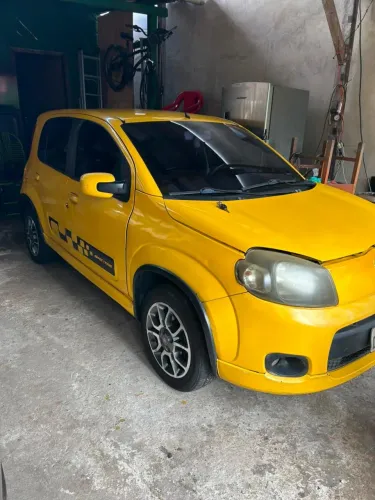 Fiat Uno Sporting 1.4 EVO Fire Flex 8V 4P 2012