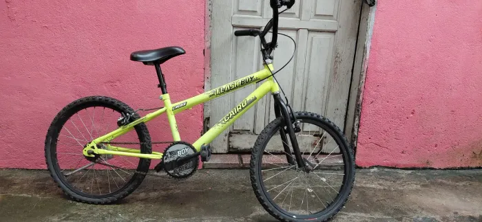 Vende-se uma bicicleta aro 20