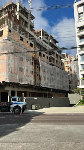 CONTRATA-SE PEDREIROS PARA REBOCO COM EXPERIÊNCIA COMPROVADA EM CARTEIRA. 