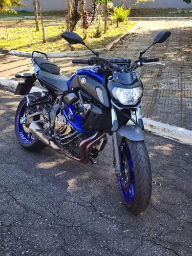 Yamaha MT 07 2021 com baixo Km