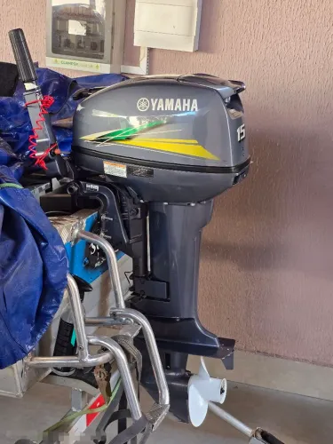 Motor de Popa Yamaha 15 HP (2015) - Impecável, Pouco Rodado e Revisado!