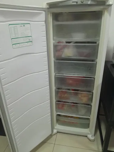 Freezer vertical de gavetas