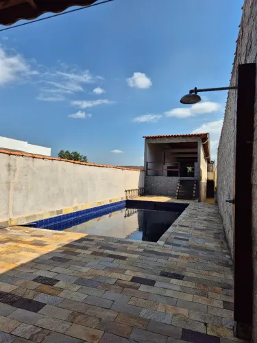 Casa com piscina 