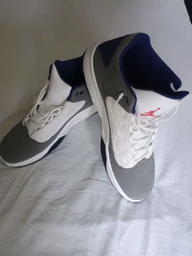 TENIS MASCULINO NIKE. VENDO OU TROCO.