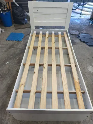 Cama de solteiro com bau 