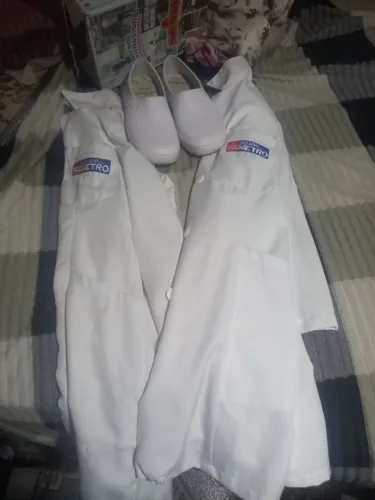 Vendo sapato e jaleco de tec.enfermagem