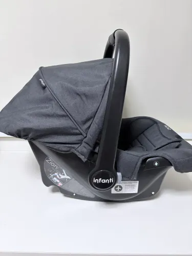 Bebê conforto zion sem base preto - marca Infanti