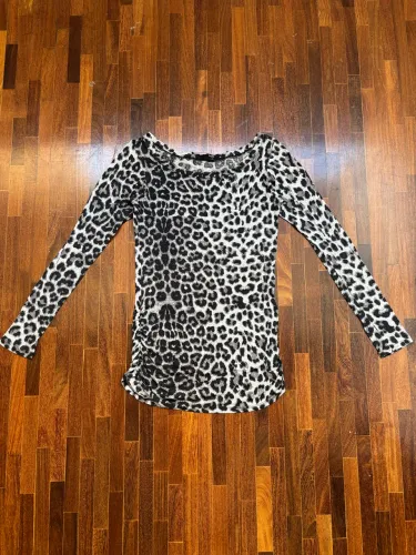 Blusa Feminina Animal Print Oncinha Manga Longa - Tam. P