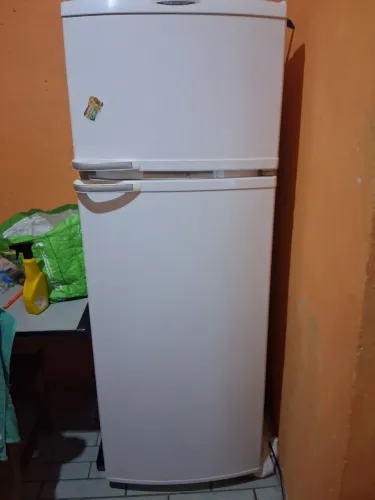 Vende ou troca Geladeira