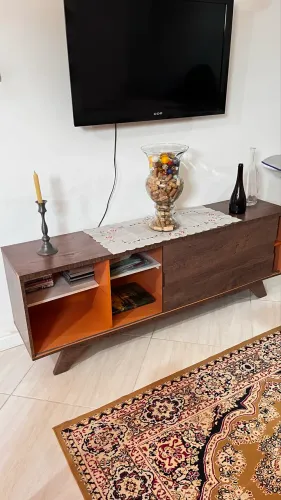 Hack de madeira para sala
