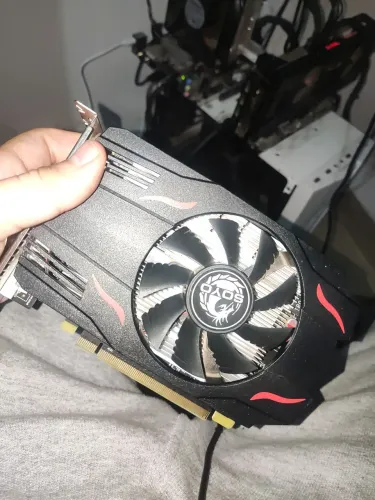Placa de Vídeo AMD Radeon RX 550 4GB (Em ótimo estado)