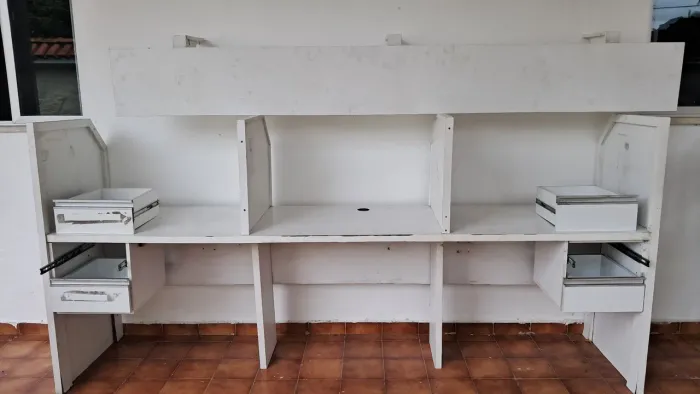 BALCÃO DE ATENDIMENTO mede 3 metros