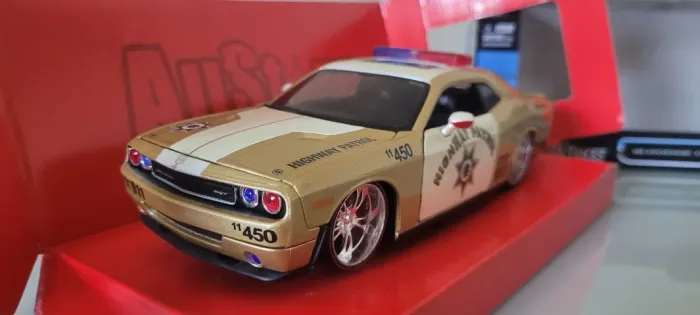 2008 Dodge Challenger Chrysler  Patrol 1:24 Maisto