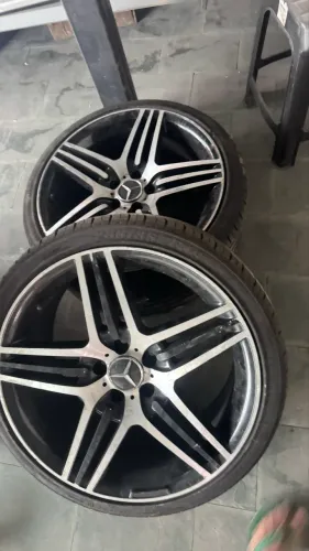 2 rodas da Mercedes 