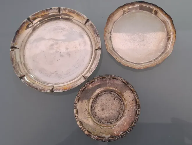 Peças de metal com banho de prata antigos