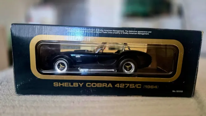 Miniatura shelby cobra 1/18