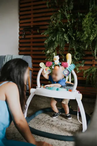 Cadeirinha Pula Pula Diversão no Espaço GPT46 - Fisher Price