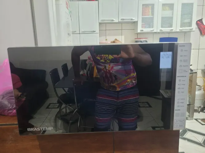 Vendo micro-ondas Brastemp 32L 127V funcionando perfeitamente