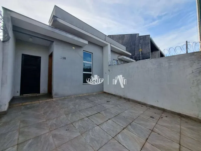 Casa com 2 Quartos, 80 m² - venda por R$ 300.000 ou aluguel por R$ 1.600/mês - Jardim Pequ