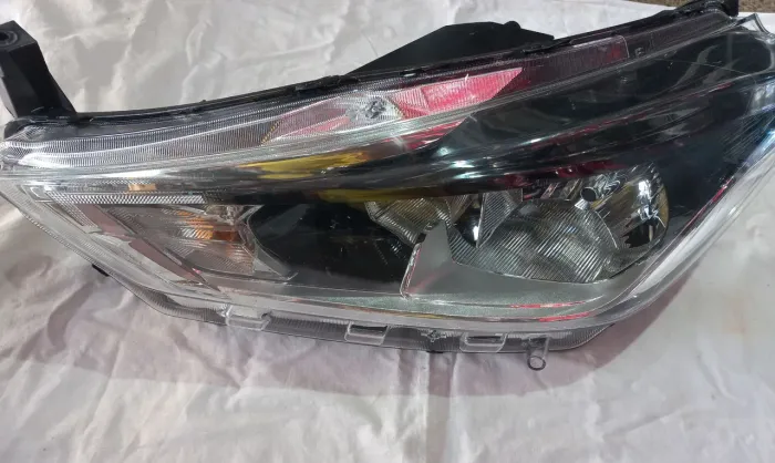 FAROL KIKIS SEM LED ESQUERDO 