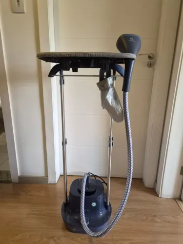 Passadeira a Vapor Electrolux