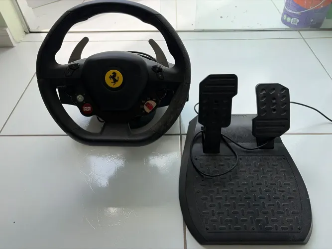 Volante Xbox 360 thrustmaster Ferrari