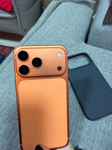 iPhone 17 pro Max 256 Mb