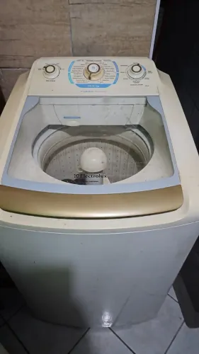Máquina de lavar estragada