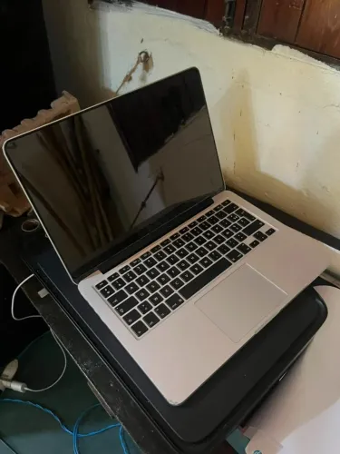 MacBook 13